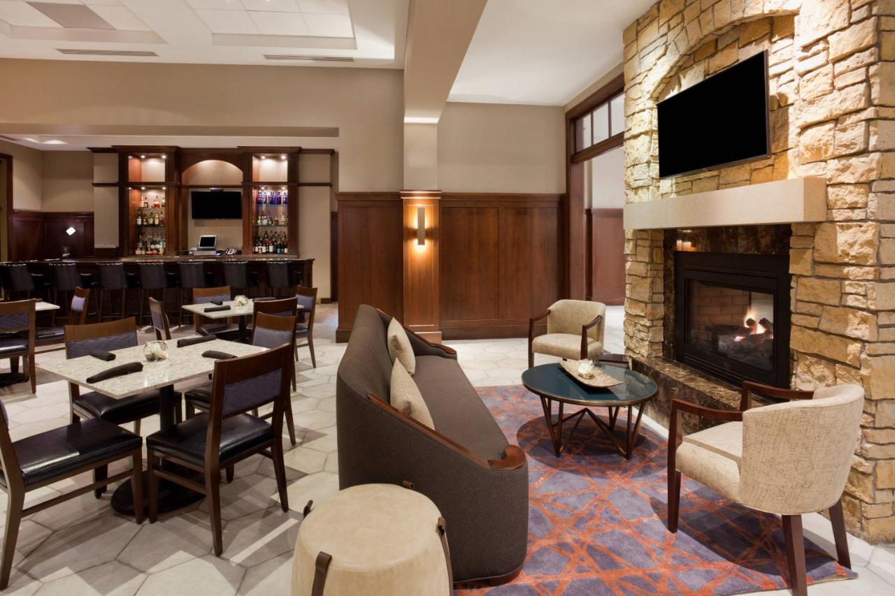 | Sheraton St. Paul Woodbury Hotel