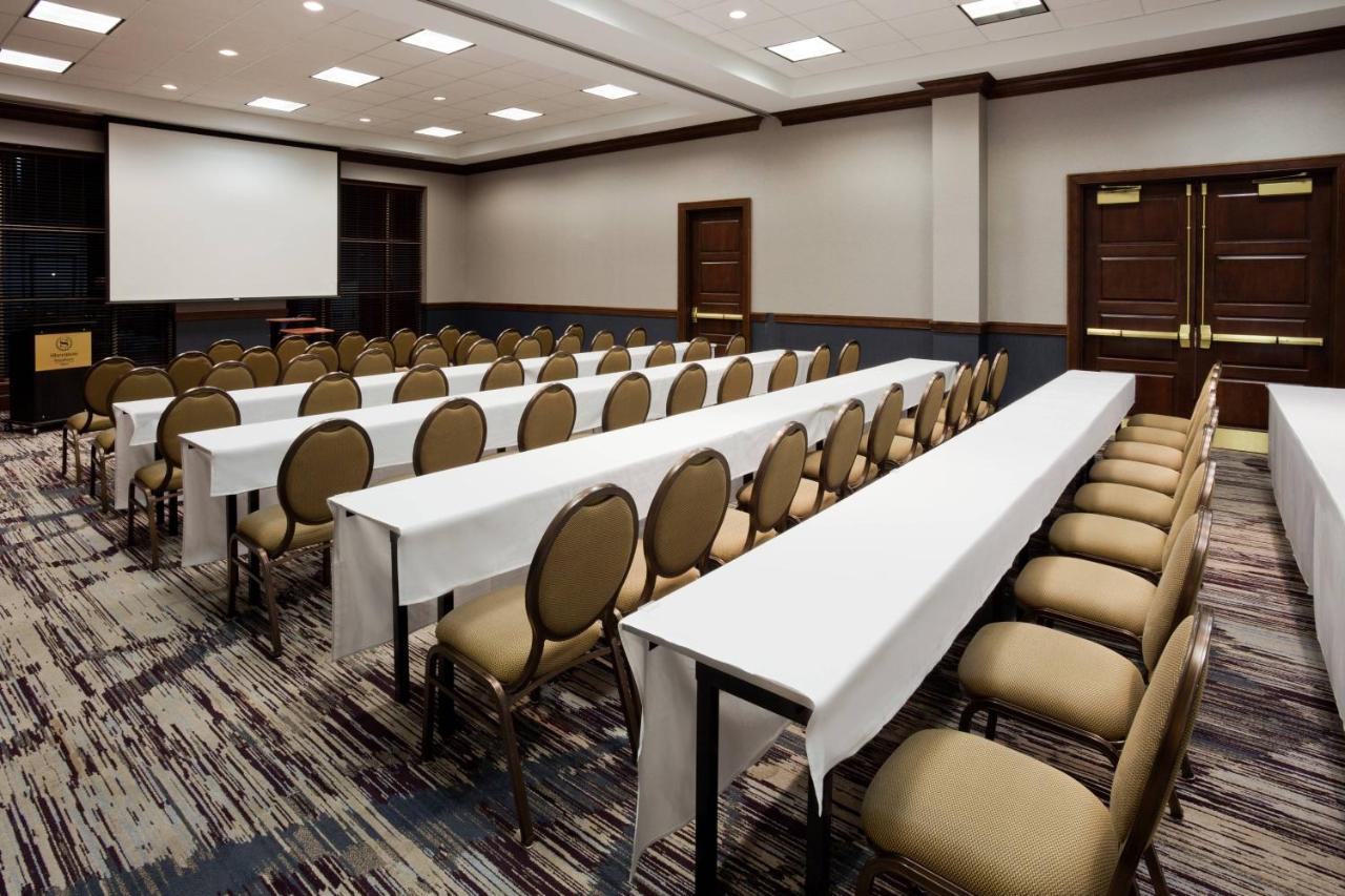 | Sheraton St. Paul Woodbury Hotel