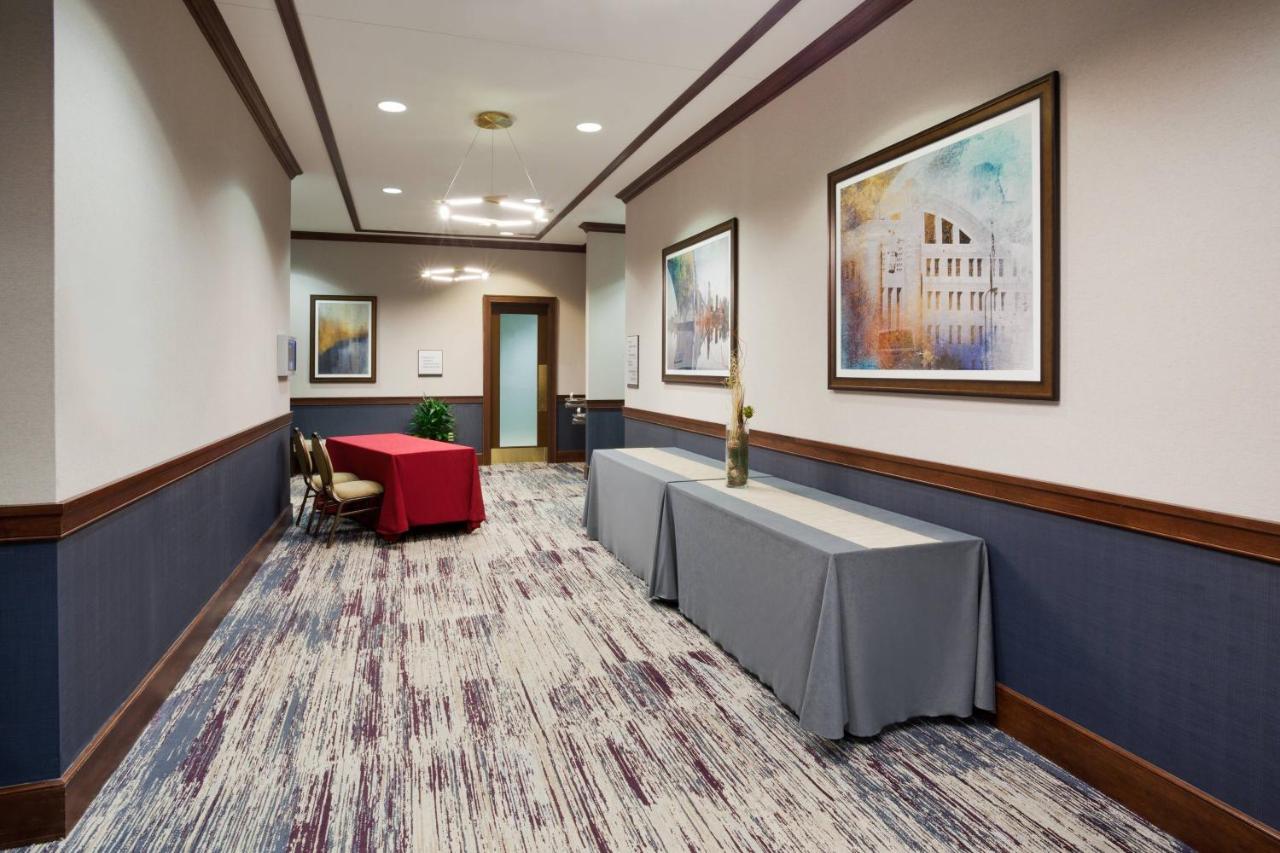 | Sheraton St. Paul Woodbury Hotel