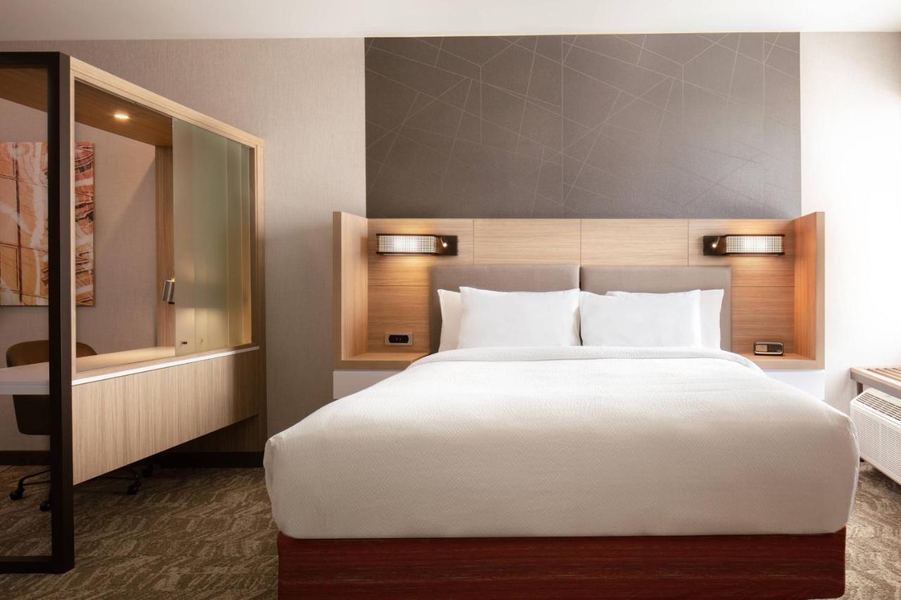 King Suite with Trundle Bed at SpringHill Suites by Marriott Ames