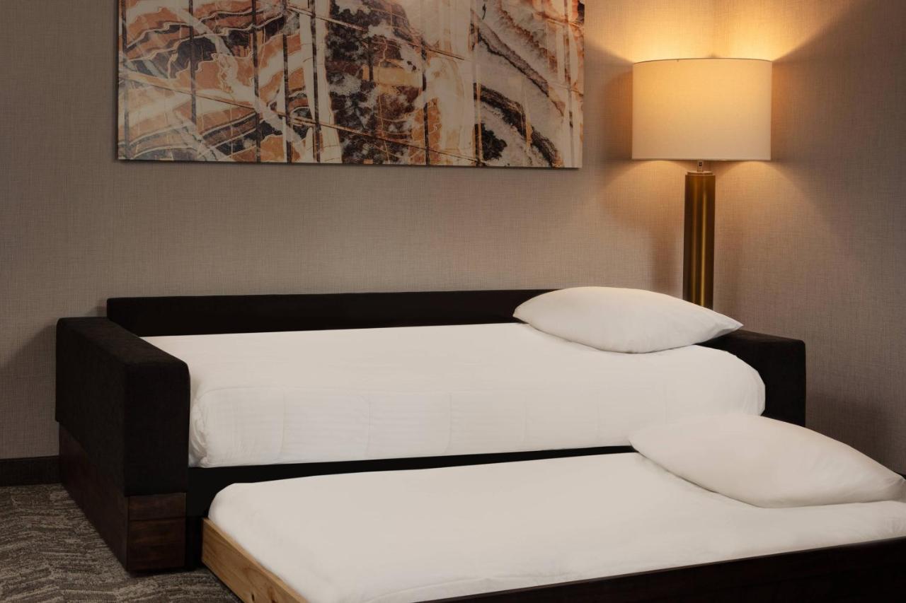 King Suite with Trundle Bed at SpringHill Suites by Marriott Ames