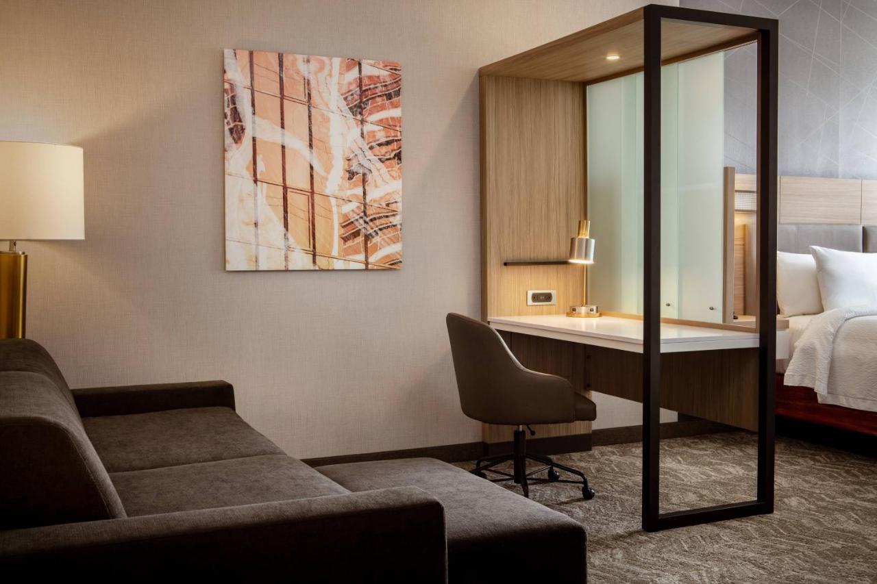 King Suite with Trundle Bed at SpringHill Suites by Marriott Ames
