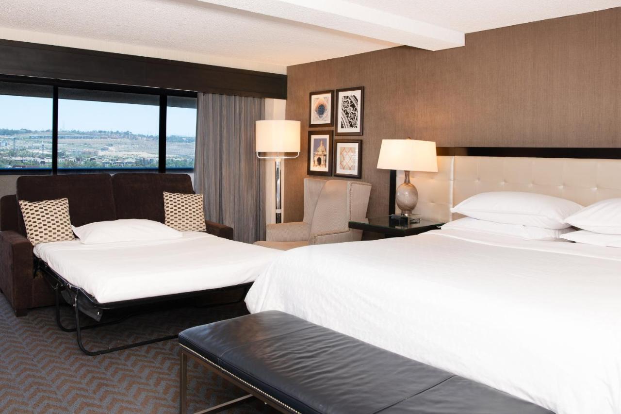 Deluxe, Larger Guest room, 1 King, Sofa bed, City view at Sheraton Mission Valley San Diego Hotel