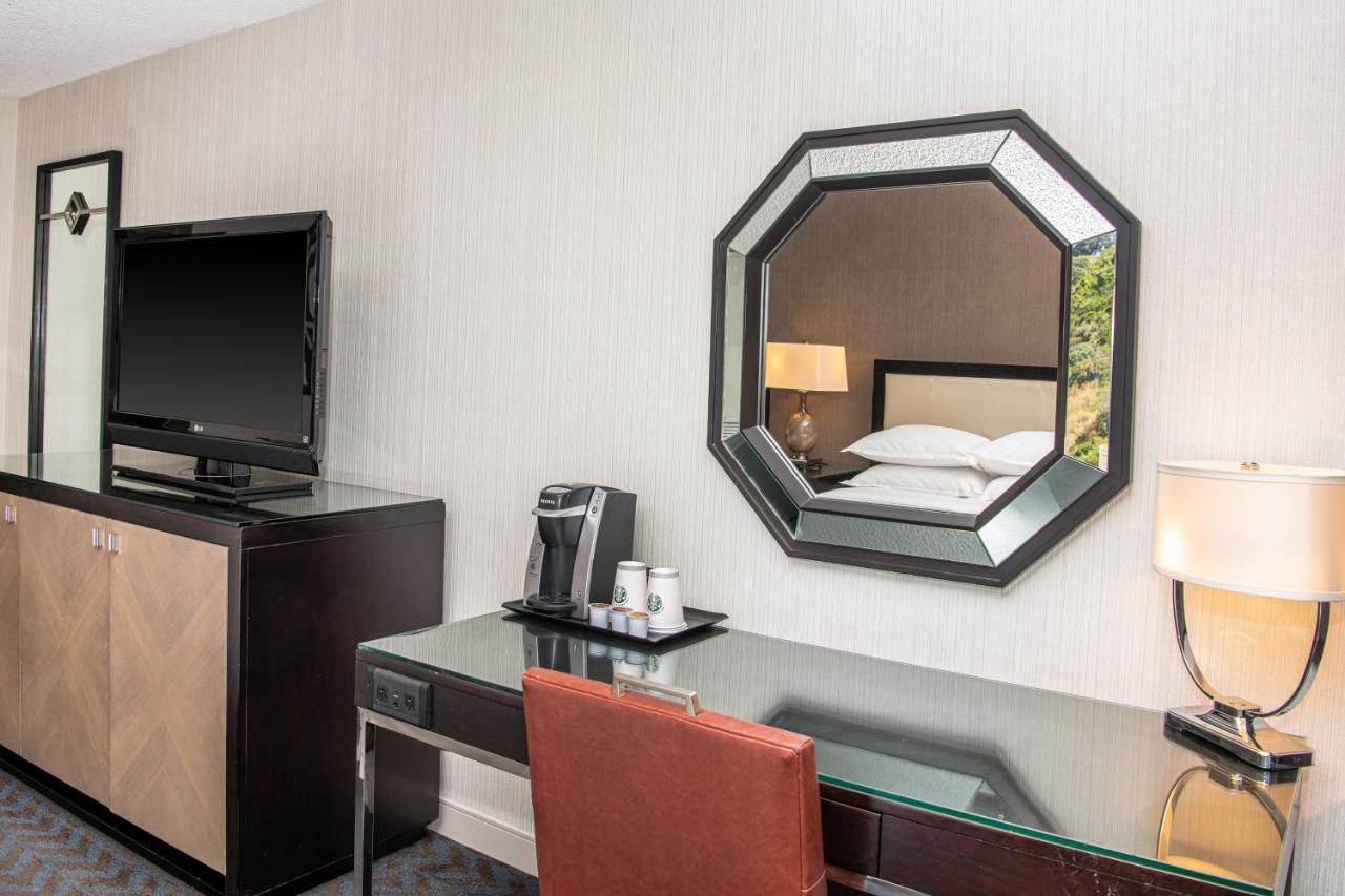 Traditional, 2 Queen Beds at Sheraton Mission Valley San Diego Hotel
