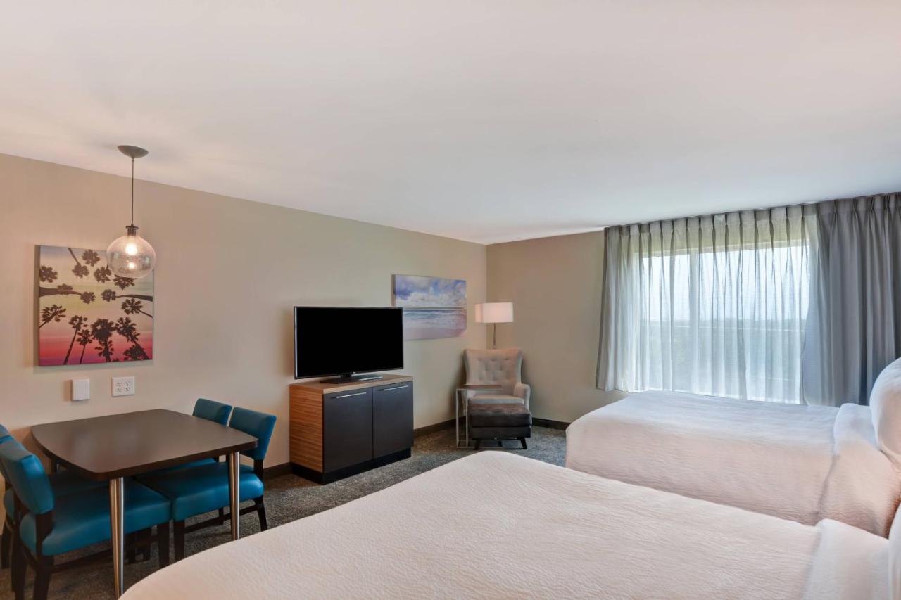 Queen Studio with Adapted Tub - Mobility Accessible at TownePlace Suites by Marriott Panama City Beach Pier Park