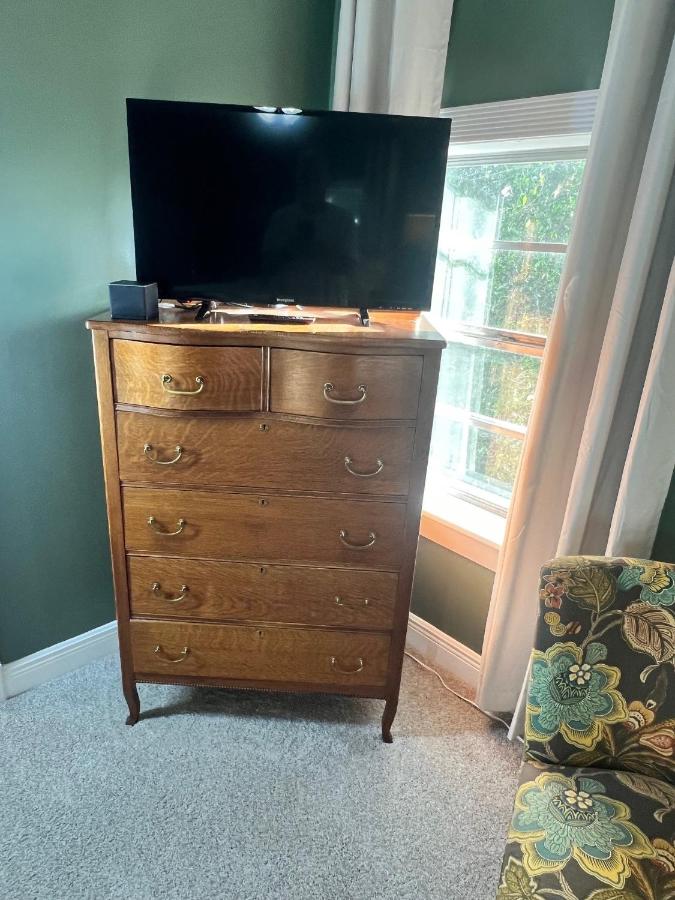 | Huffman House Bed & Breakfast