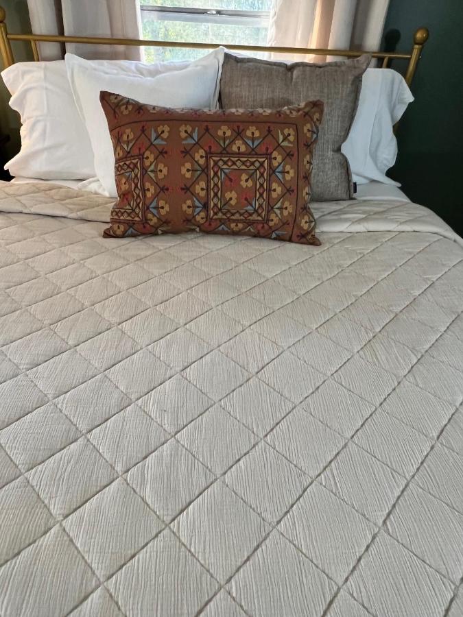 | Huffman House Bed & Breakfast