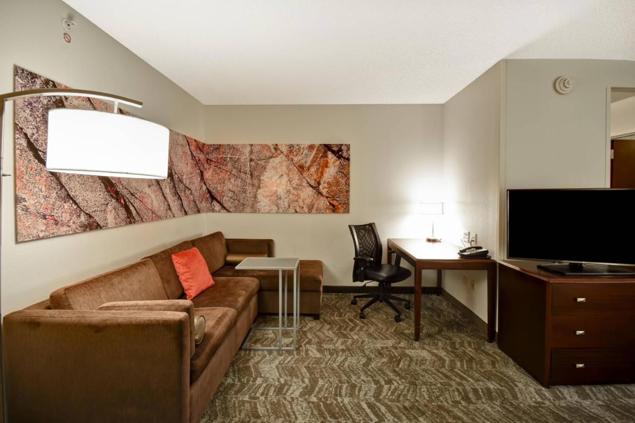 | Springhill Suites by Marriott Louisville Airport