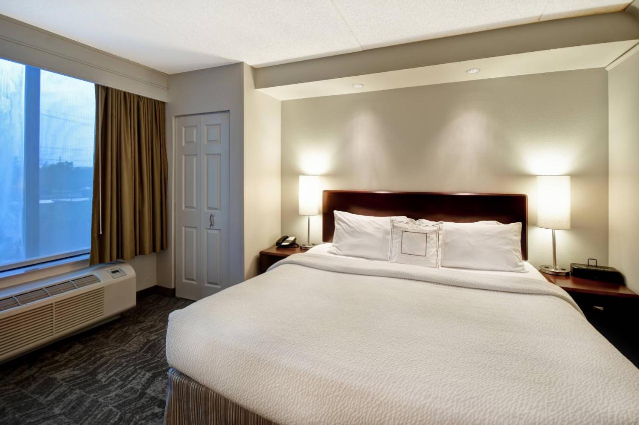 | Springhill Suites by Marriott Louisville Airport