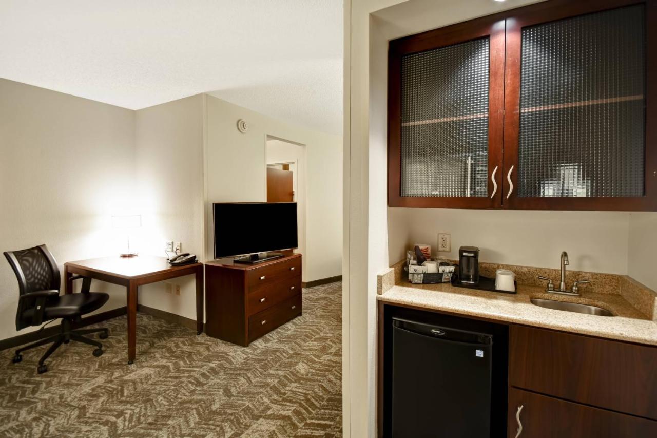 | Springhill Suites by Marriott Louisville Airport