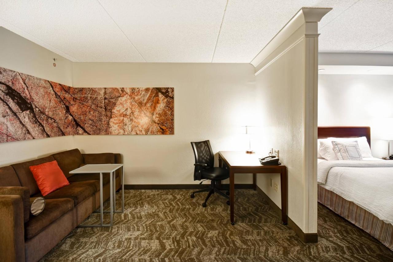 | Springhill Suites by Marriott Louisville Airport