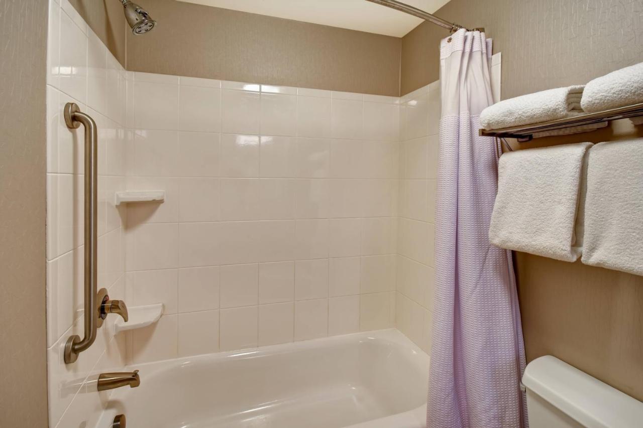 | Springhill Suites by Marriott Louisville Airport