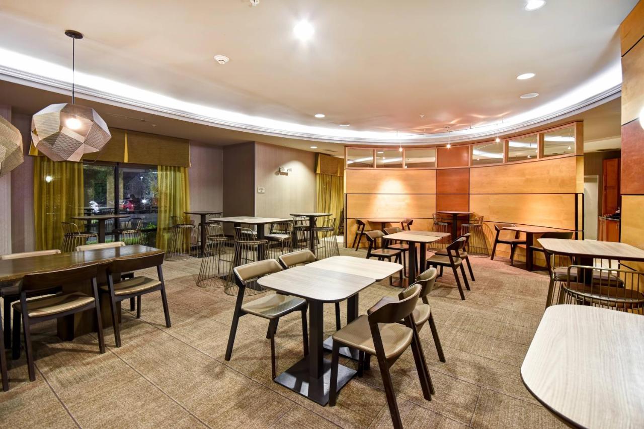 | Springhill Suites by Marriott Louisville Airport
