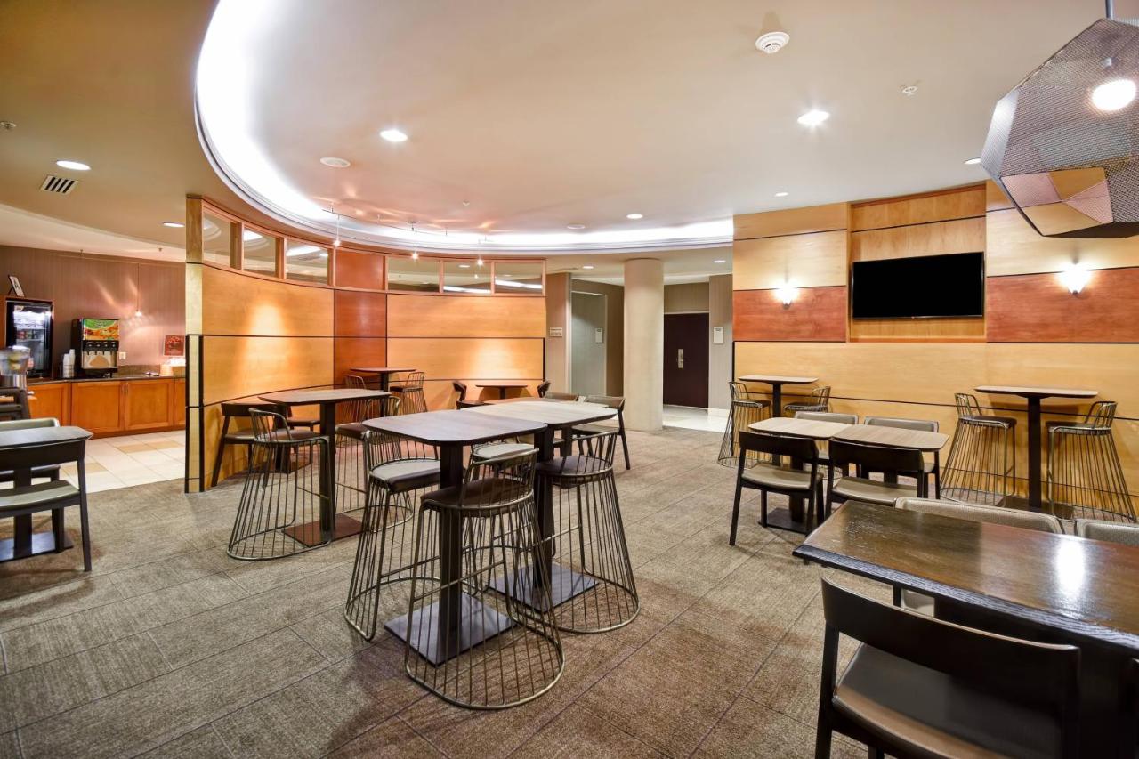 | Springhill Suites by Marriott Louisville Airport