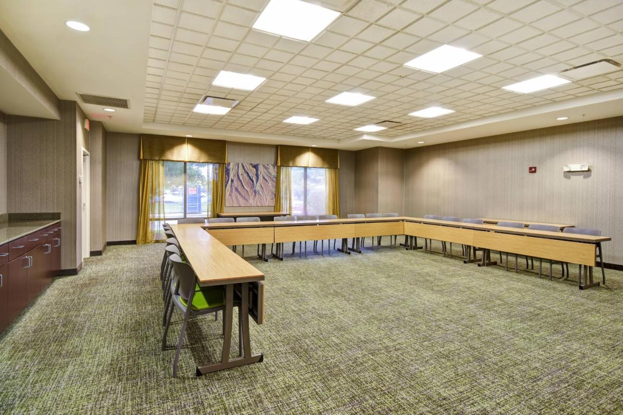 | Springhill Suites by Marriott Louisville Airport