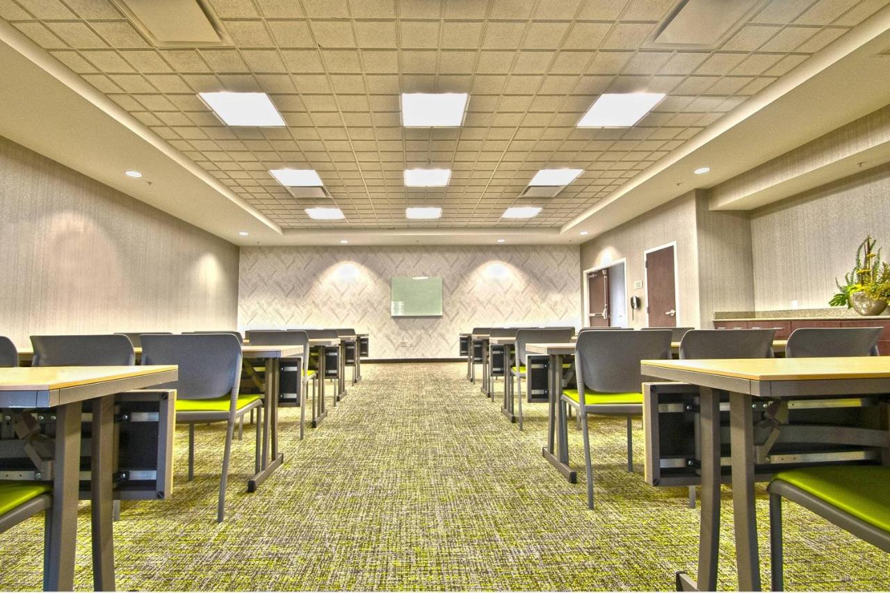 | Springhill Suites by Marriott Louisville Airport
