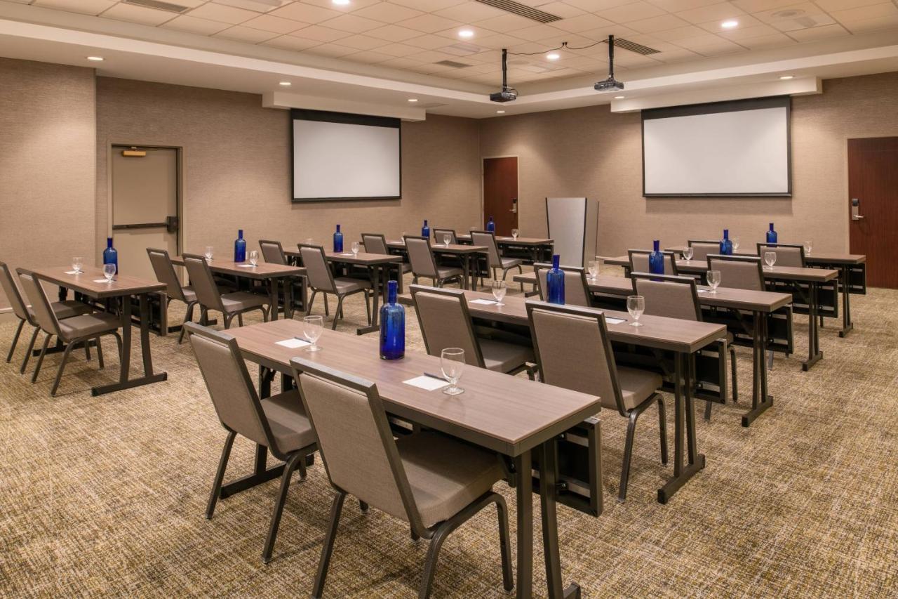 | SpringHill Suites Seattle Downtown