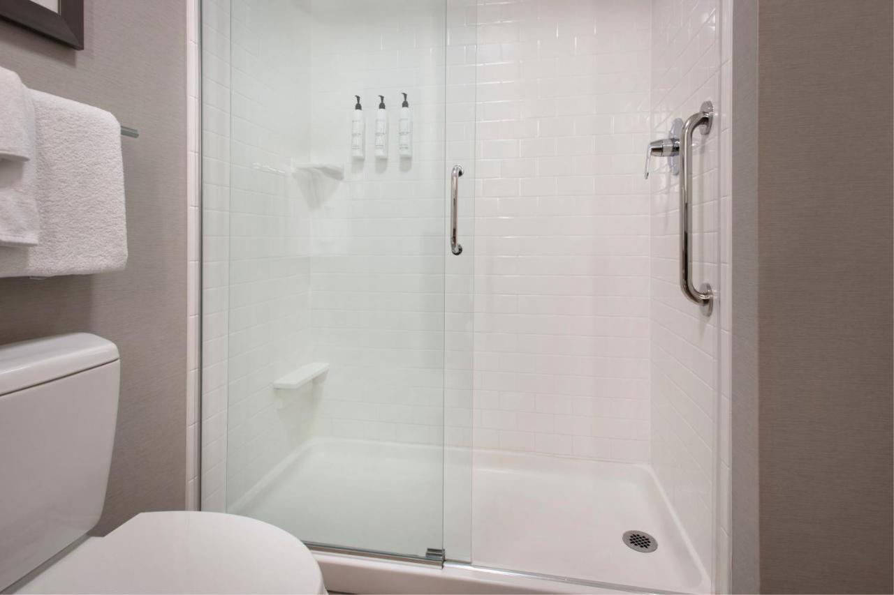 | Fairfield Inn & Suites by Marriott Great Barrington Lenox/Berkshires