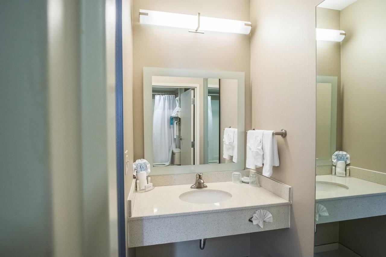 | Springhill Suites by Marriott Winston-Salem Hanes Mall