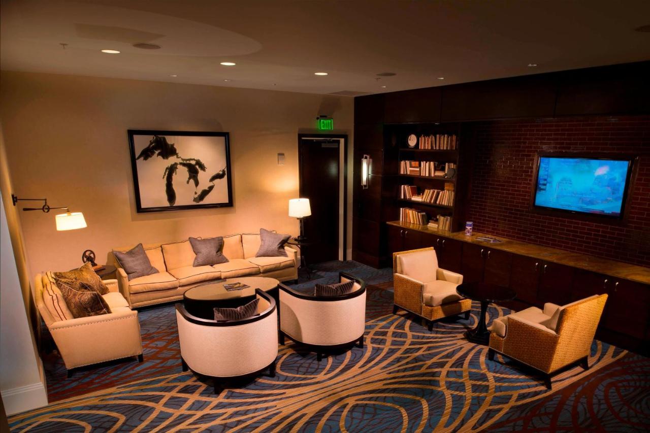 | Milwaukee Marriott Downtown