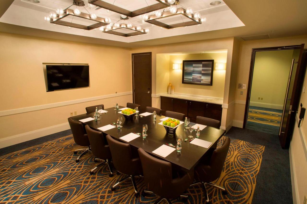 | Milwaukee Marriott Downtown