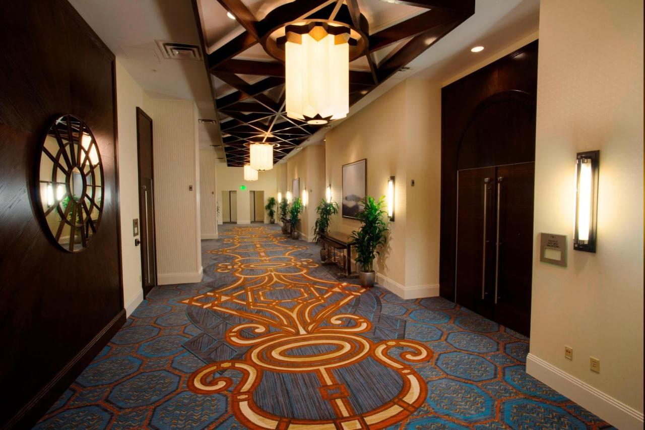 | Milwaukee Marriott Downtown