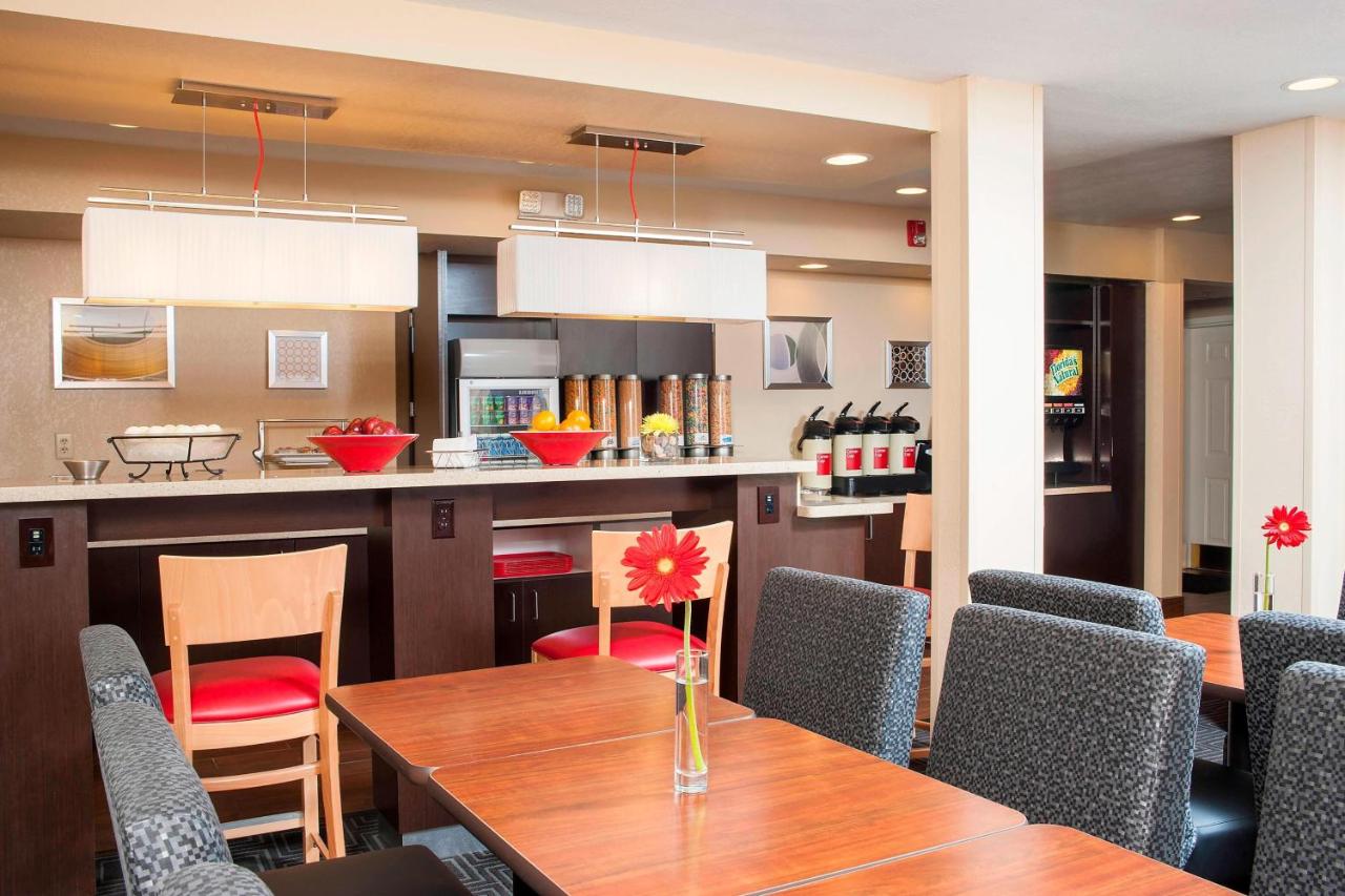  | TownePlace Suites by Marriott Indianapolis Park 100