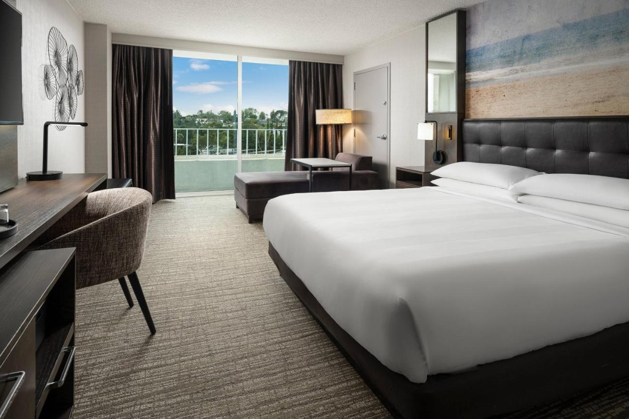 King or Double Room - Concierge Level at Warner Center Marriott Woodland Hills