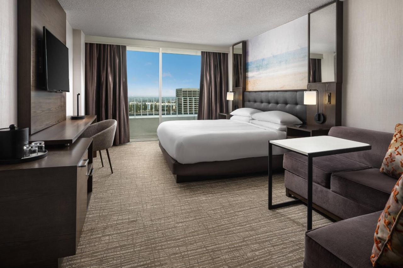 | Warner Center Marriott Woodland Hills