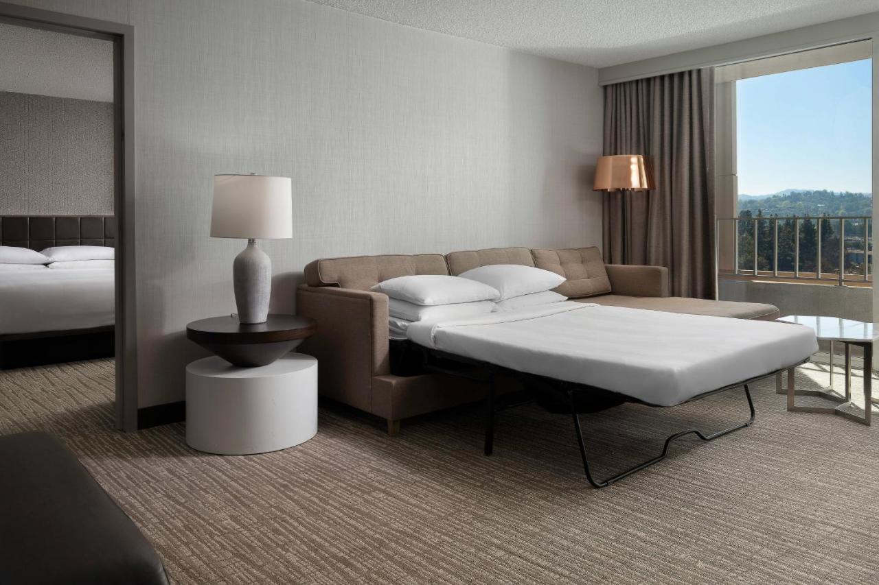 | Warner Center Marriott Woodland Hills
