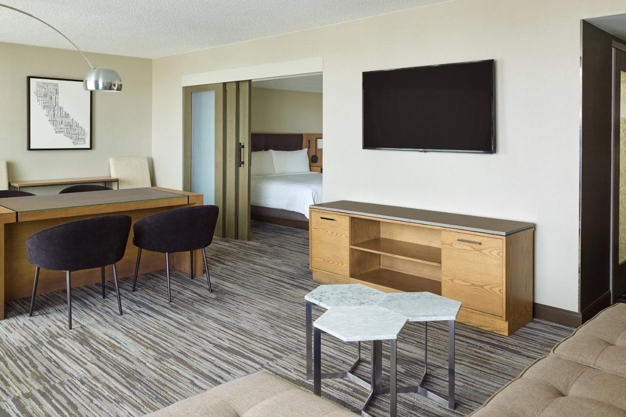 | Warner Center Marriott Woodland Hills