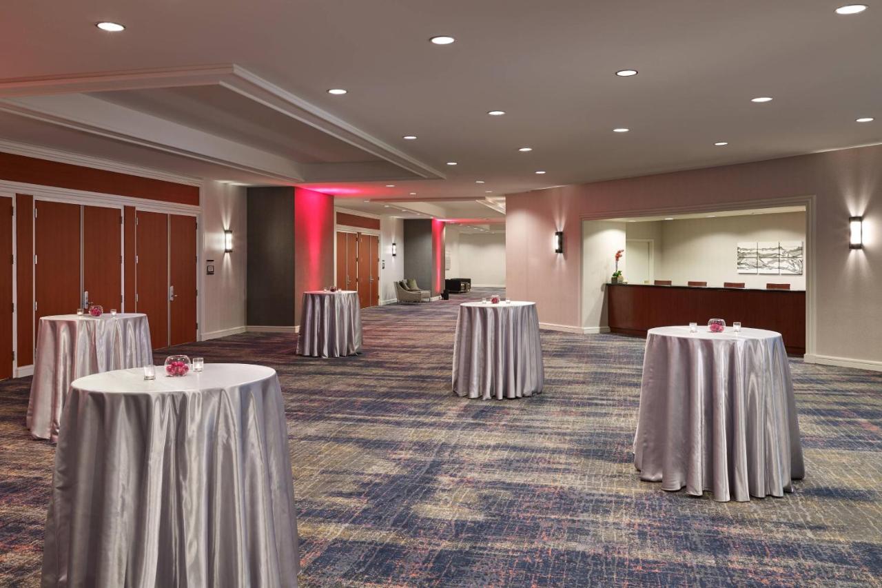 | Warner Center Marriott Woodland Hills
