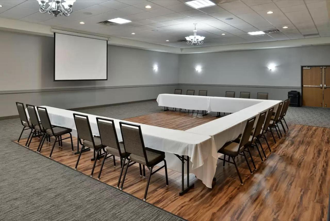 | Comfort Inn & Suites DeForest