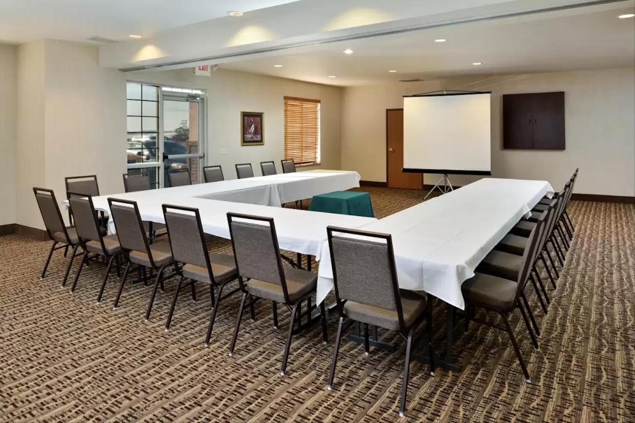 | Comfort Inn & Suites DeForest