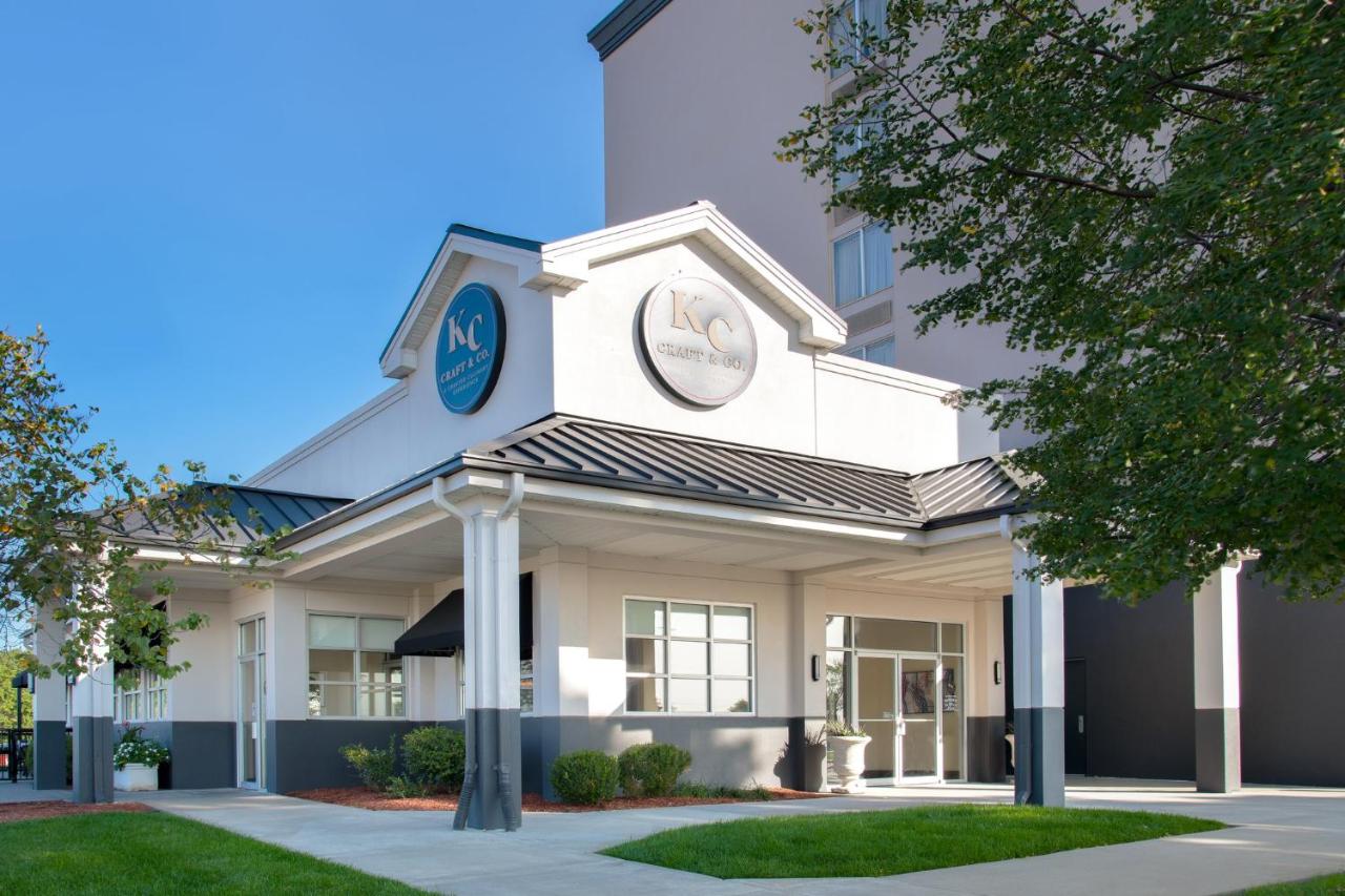 | Holiday Inn Hotel & Suites Overland Park-West, an IHG Hotel