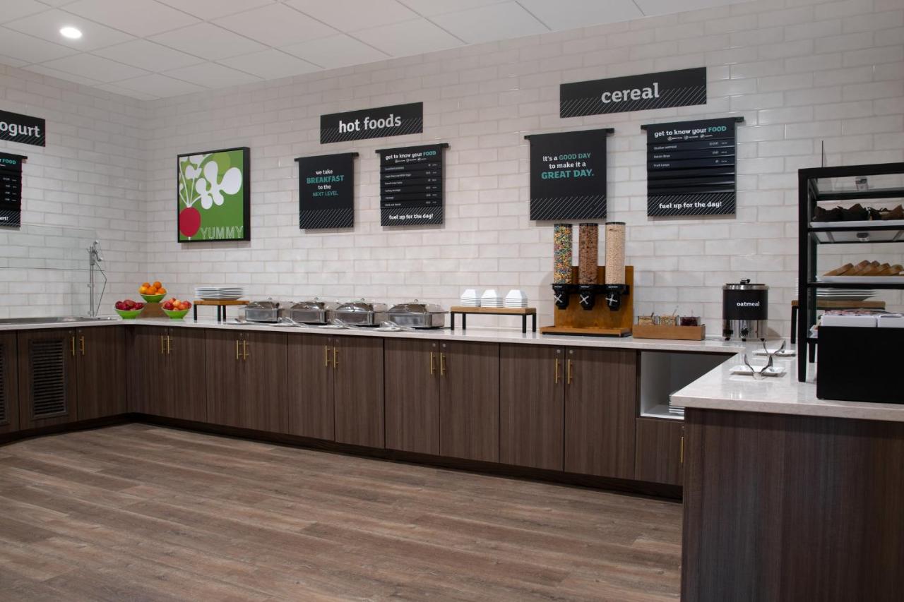 | Holiday Inn Hotel & Suites Overland Park-West, an IHG Hotel