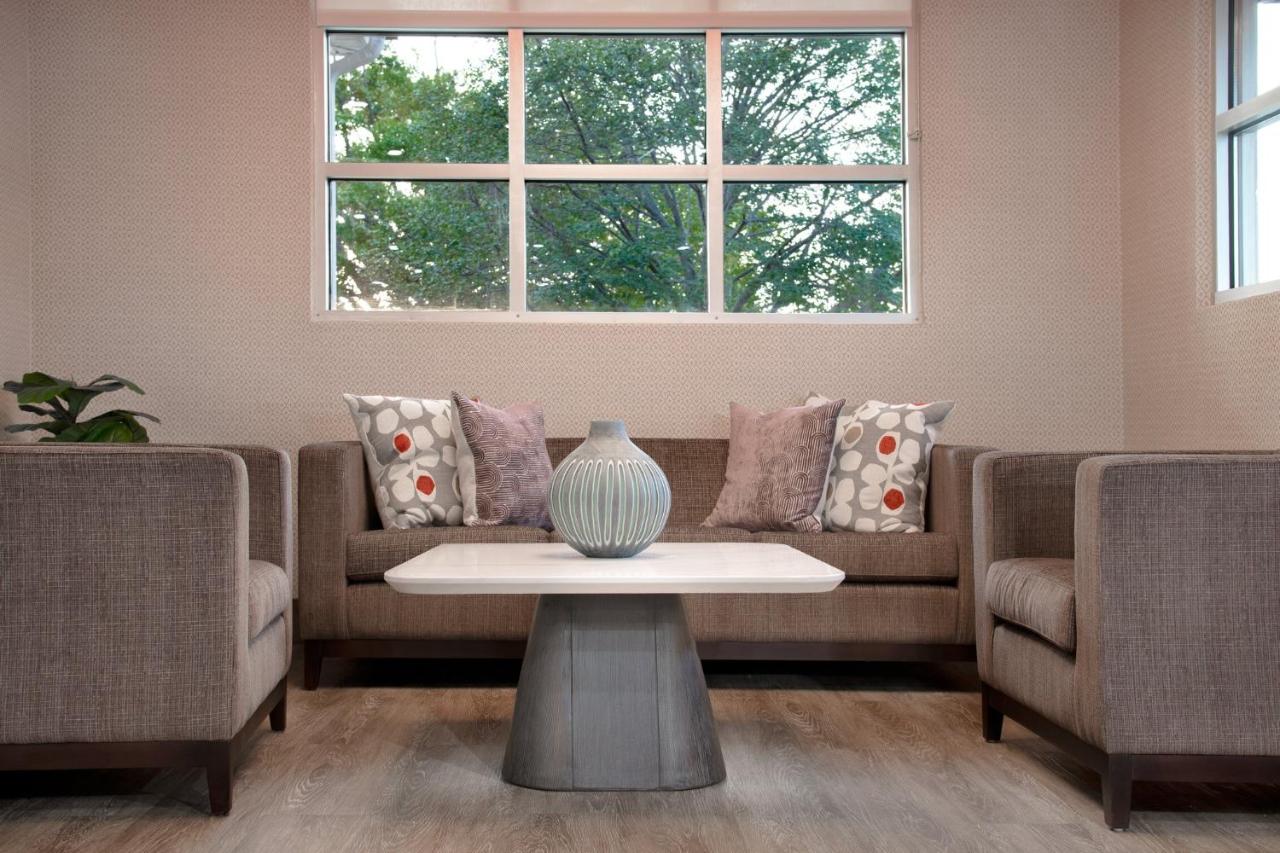 | Holiday Inn Hotel & Suites Overland Park-West, an IHG Hotel