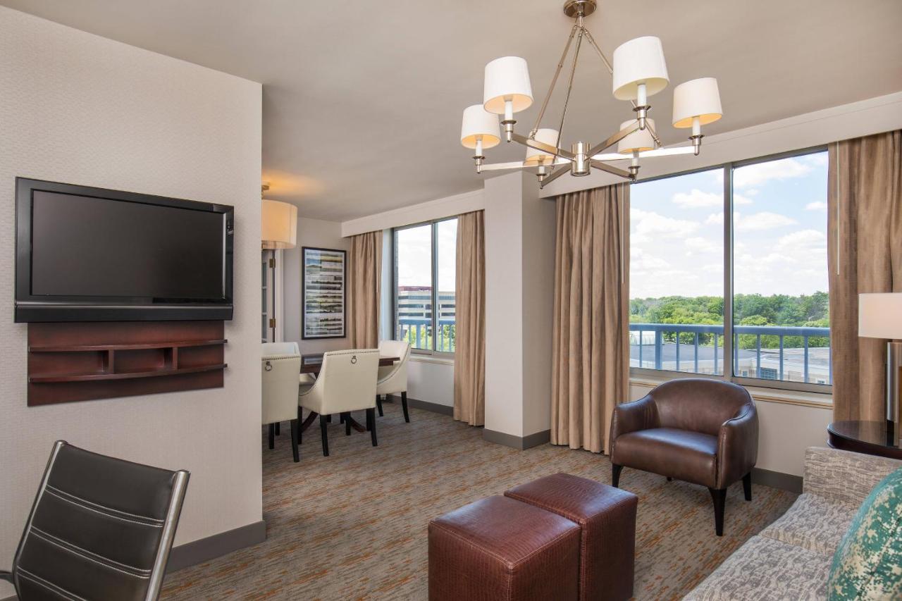  | Sheraton Suites Chicago Elk Grove