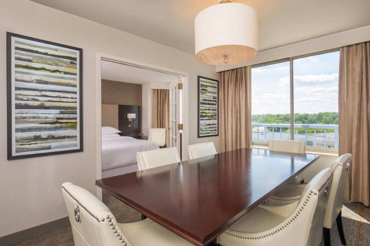  | Sheraton Suites Chicago Elk Grove