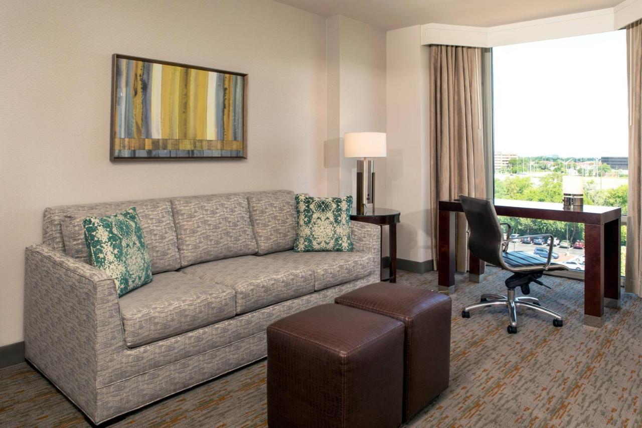  | Sheraton Suites Chicago Elk Grove