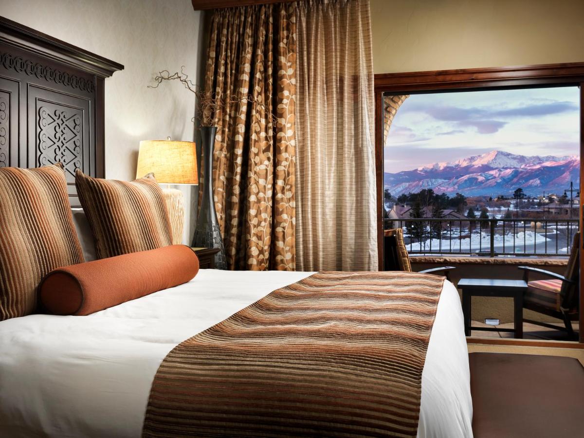 Deluxe King Room at Flying Horse Resort & Club