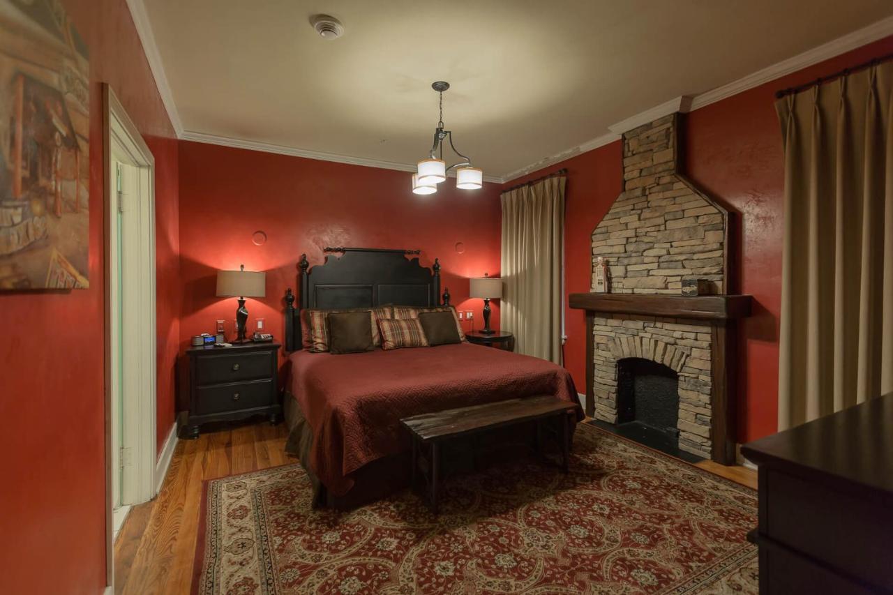 | The Campbell Hotel on Route 66