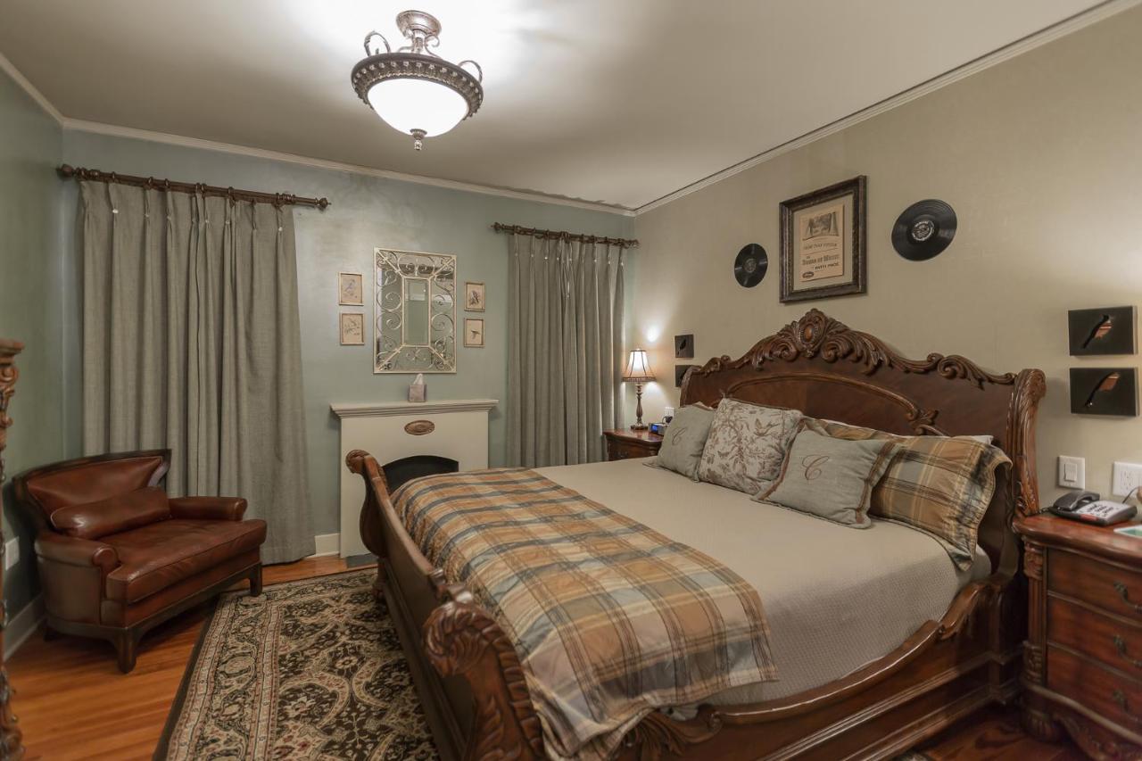 | The Campbell Hotel on Route 66