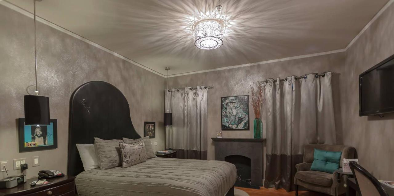 | The Campbell Hotel on Route 66