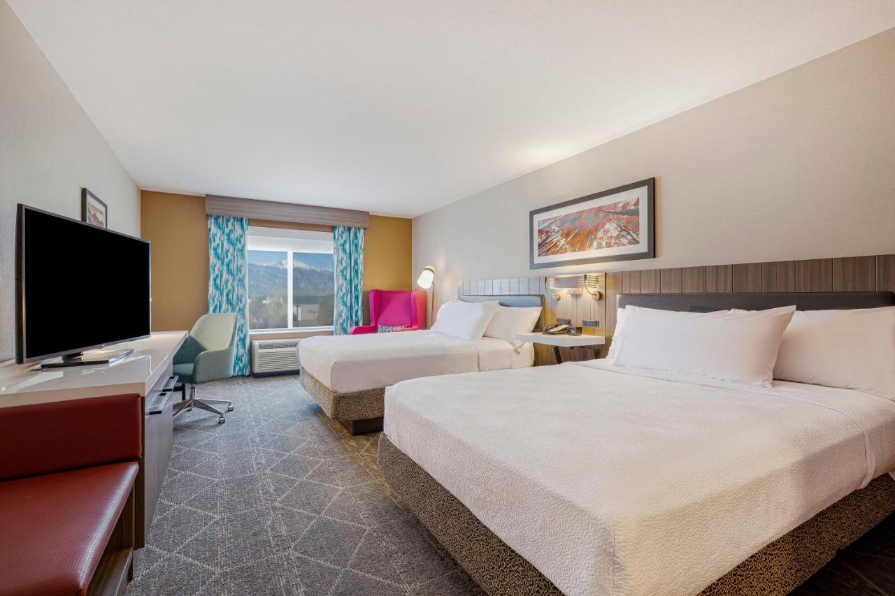 Queen Room at Hilton Garden Inn Colorado Springs Airport