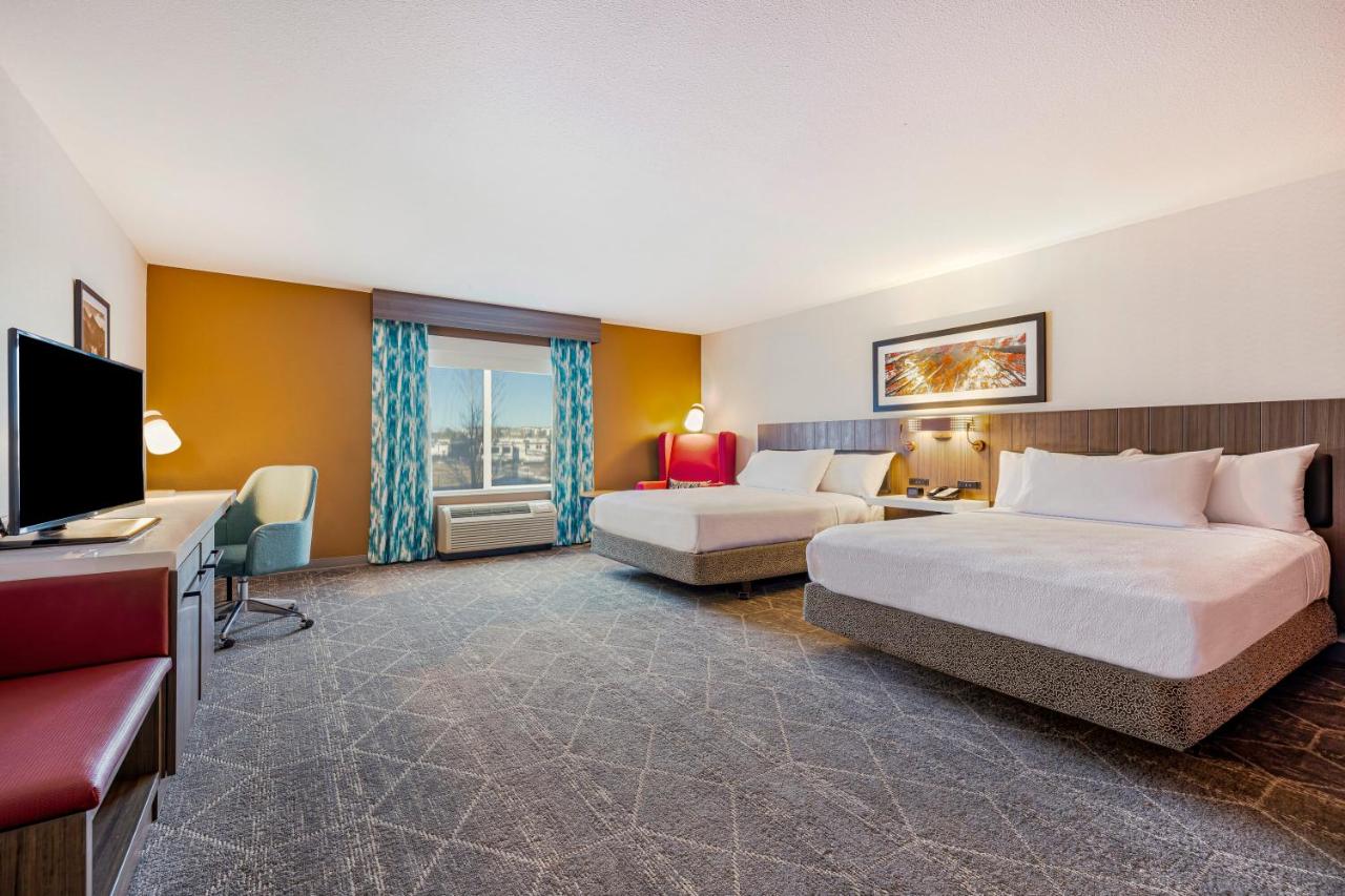 Queen Room with Two Queen Beds - Disability Access at Hilton Garden Inn Colorado Springs Airport