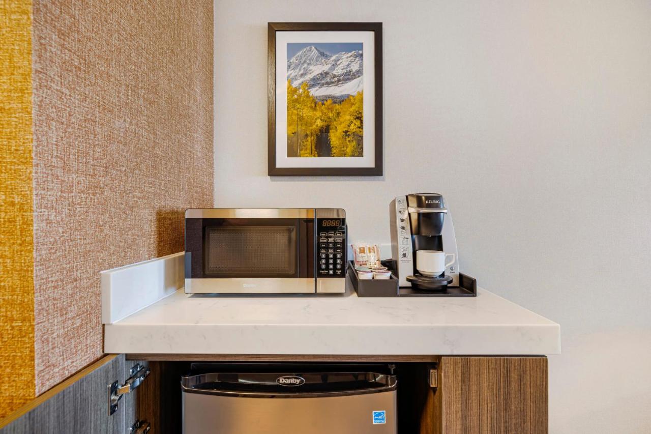 King Room at Hilton Garden Inn Colorado Springs Airport