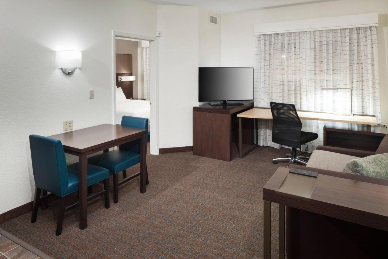  | Residence Inn by Marriott Kansas City Country Club Plaza