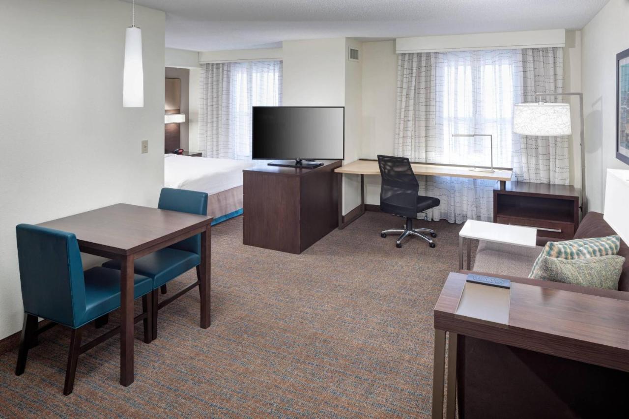  | Residence Inn by Marriott Kansas City Country Club Plaza