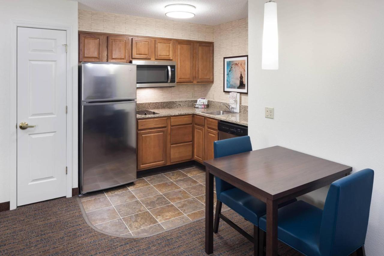  | Residence Inn by Marriott Kansas City Country Club Plaza